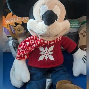 Disney Store Mickey Mouse 2017 Christmas Plush